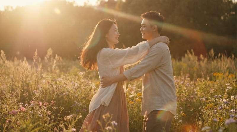 透明睡衣视频-花间舞MV